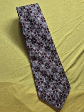 Sears Burgundy and White Geometric Men's Tie